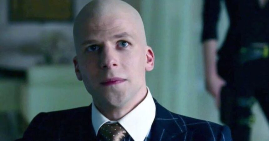 Jesse Eisenberg está contento con la Liga de la Justicia Jesse Eisenberg está contento con la Liga de la Justicia