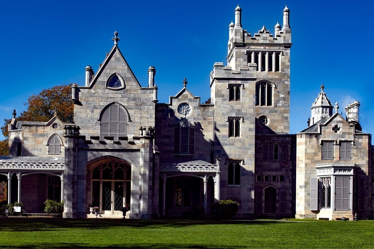 Los 10 castillos más usados en las películas Una foto de la Mansión Lyndhurst en Ney York.